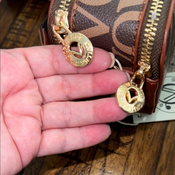 Valentino Orlandi Brown Logo Crossbody Bag with removable strap NWT - Picture 7 of 15